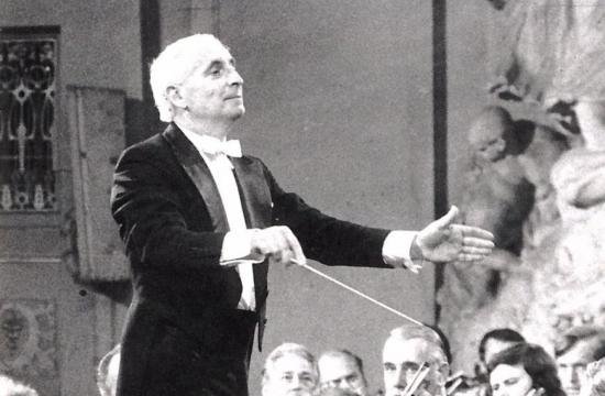 Václav Neumann diriguje Českou filharmonii