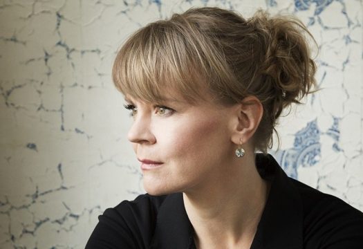 Finská dirigentka Susanna Mälkki na fotografii Simona Fowlera