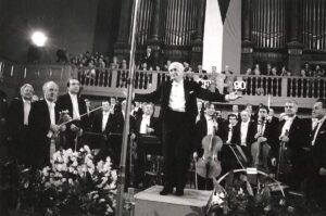 Václav Neumann na koncertě k 90. narozeninám České filharmonie, 1986